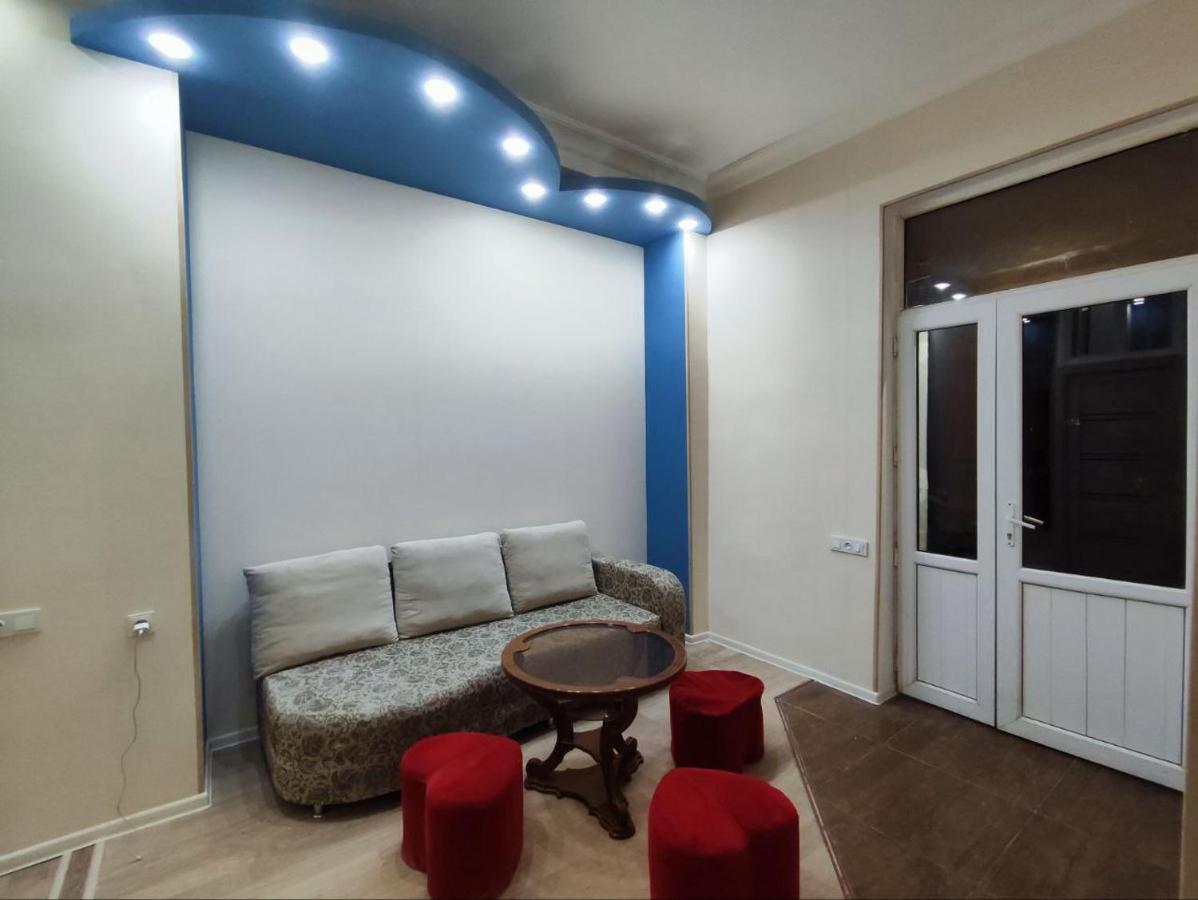Guest House In The Small Center Jerevan Buitenkant foto
